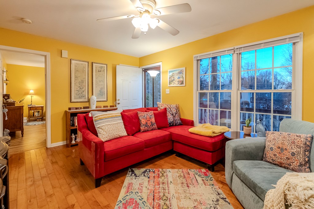 46 Ivar St