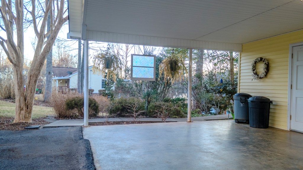 46 Ivar St
