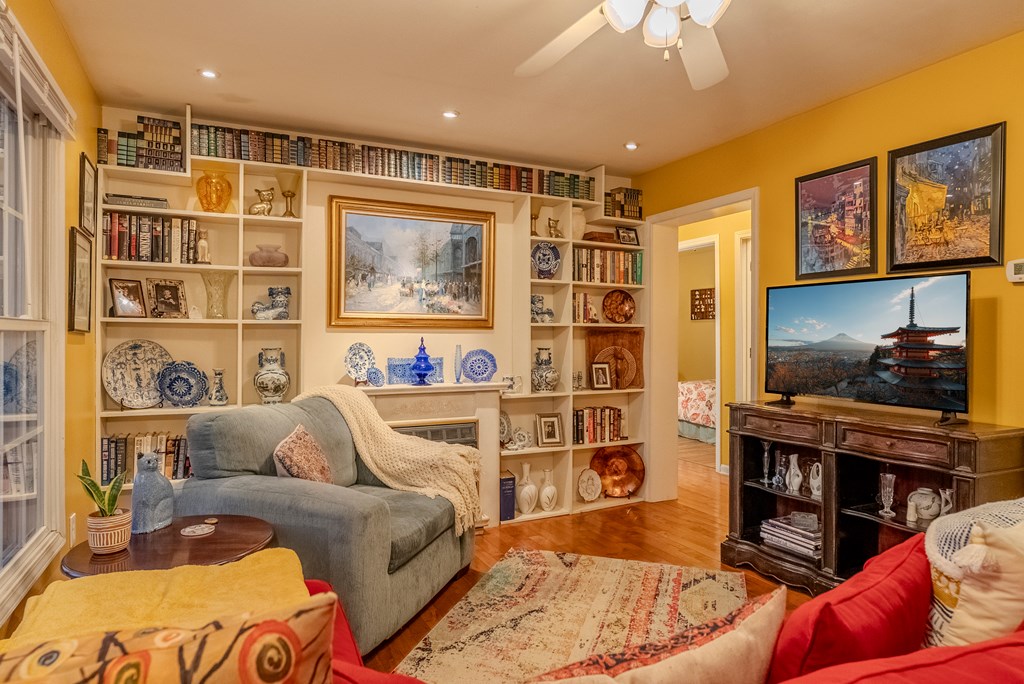 46 Ivar St