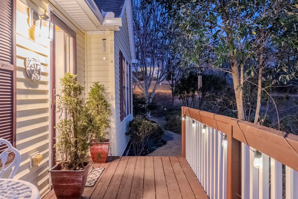 46 Ivar St