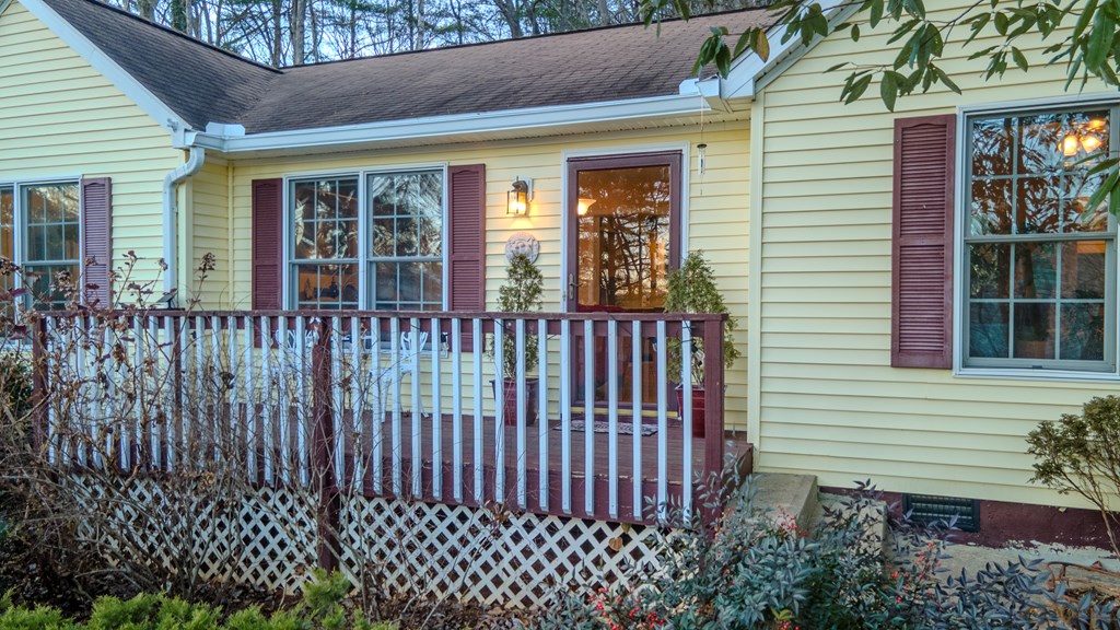 46 Ivar St