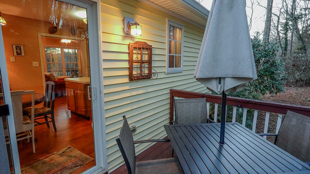 46 Ivar St
