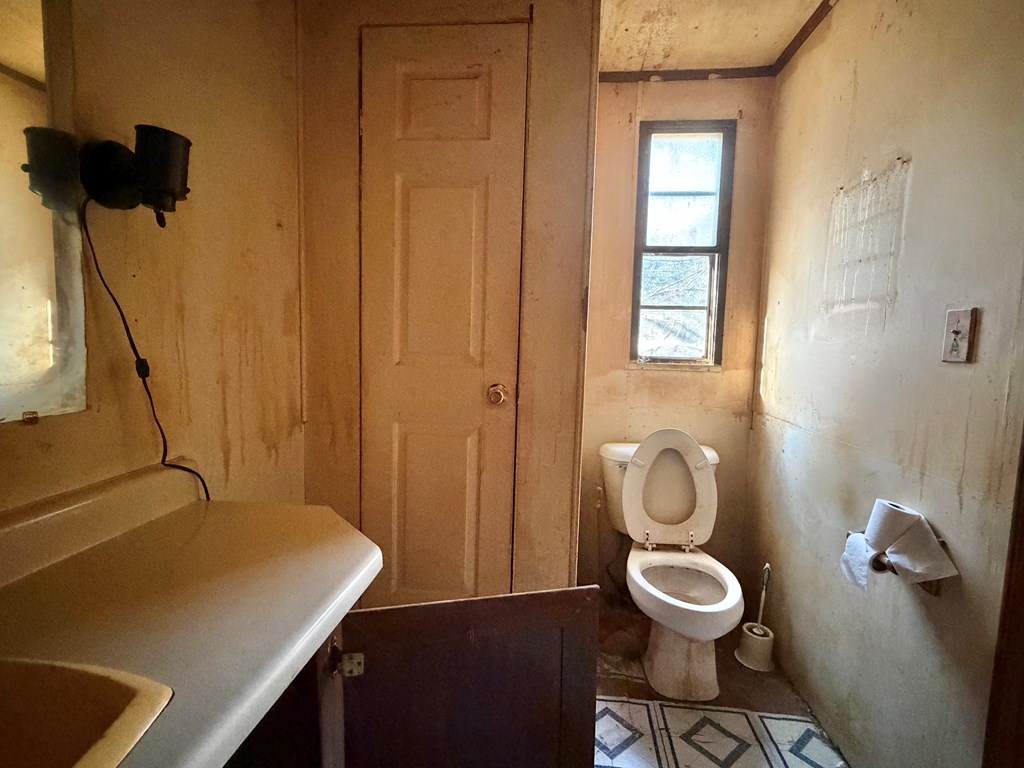 712 South Skeenah Rd