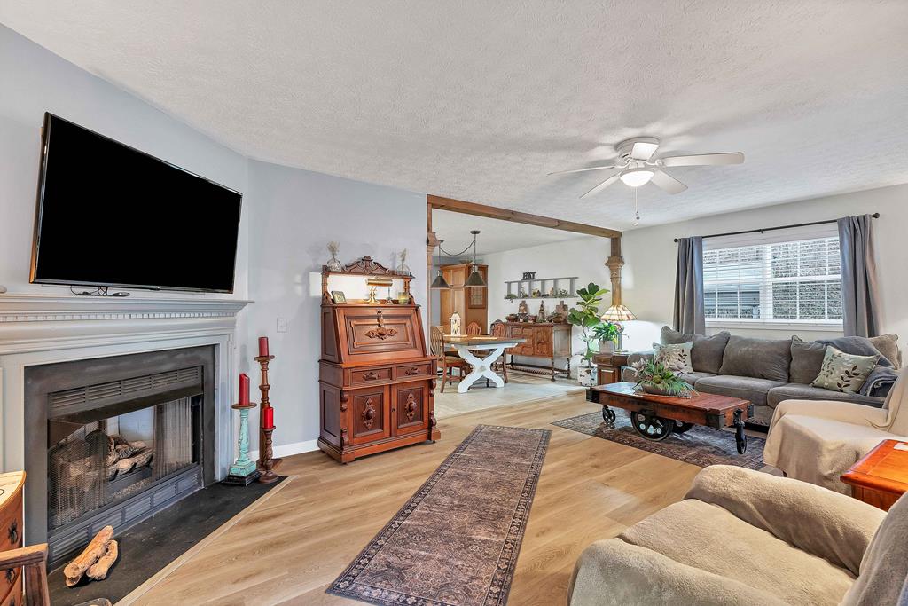 685 Peeks Creek Road