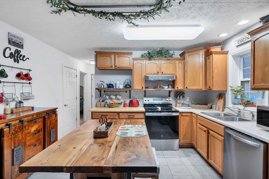 685 Peeks Creek Road