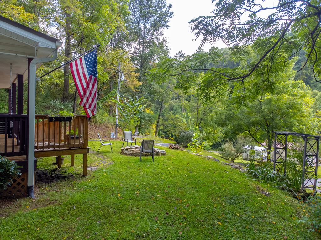 685 Peeks Creek Road