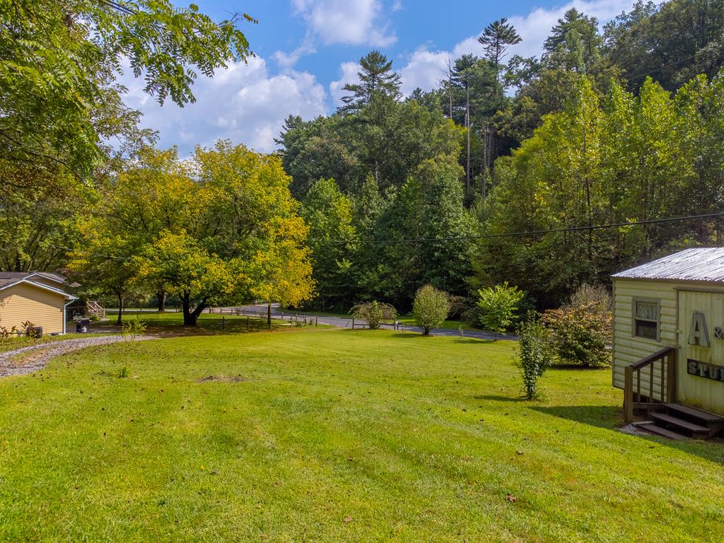 685 Peeks Creek Road