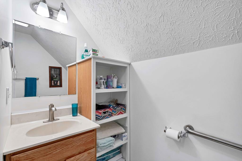 685 Peeks Creek Road