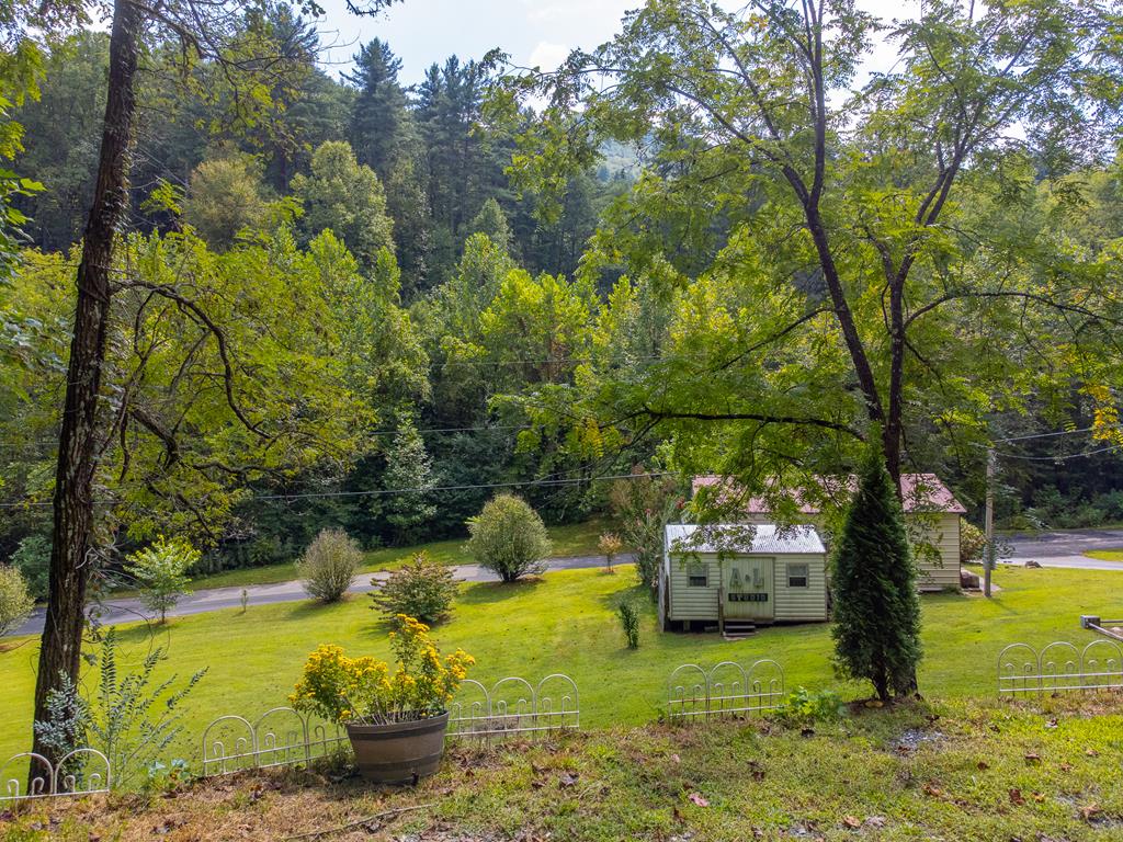 685 Peeks Creek Road