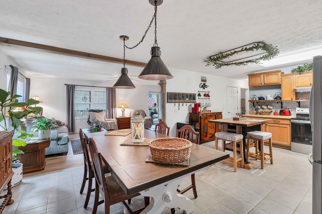 685 Peeks Creek Road