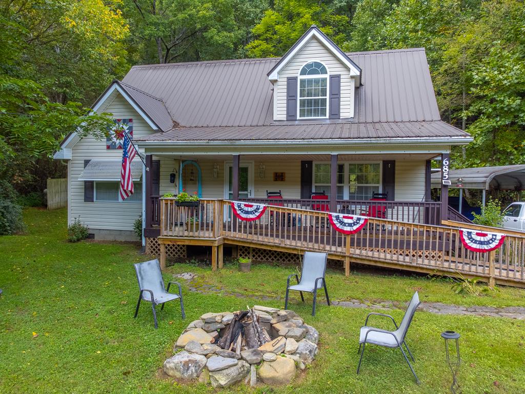 685 Peeks Creek Road