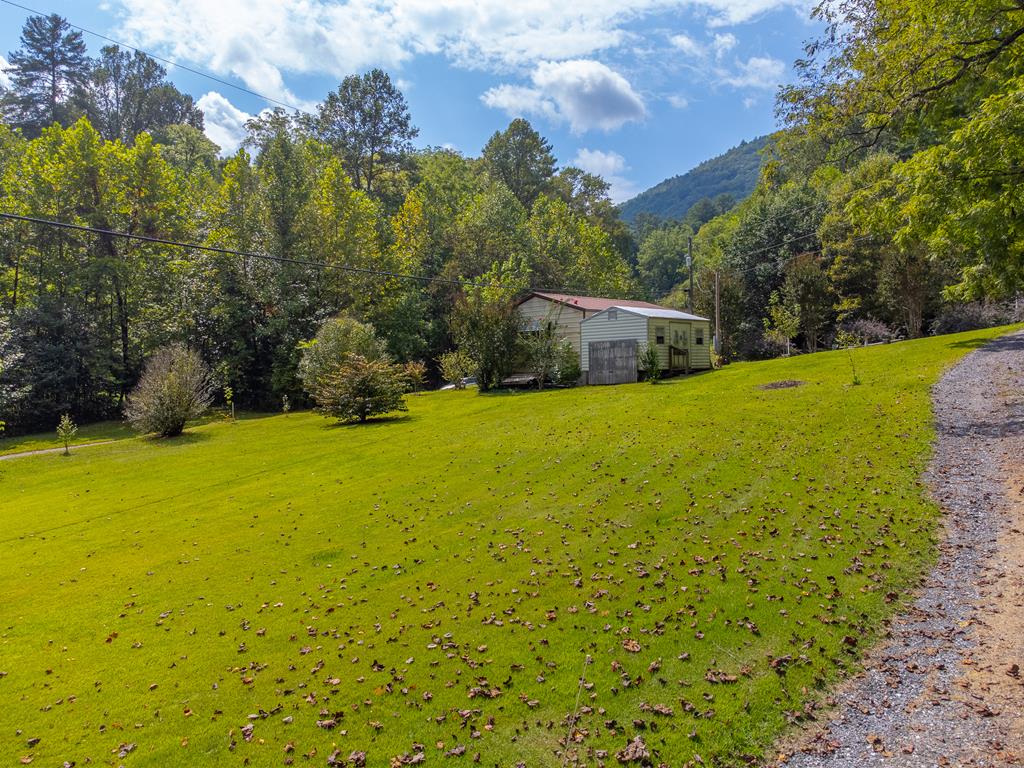 685 Peeks Creek Road