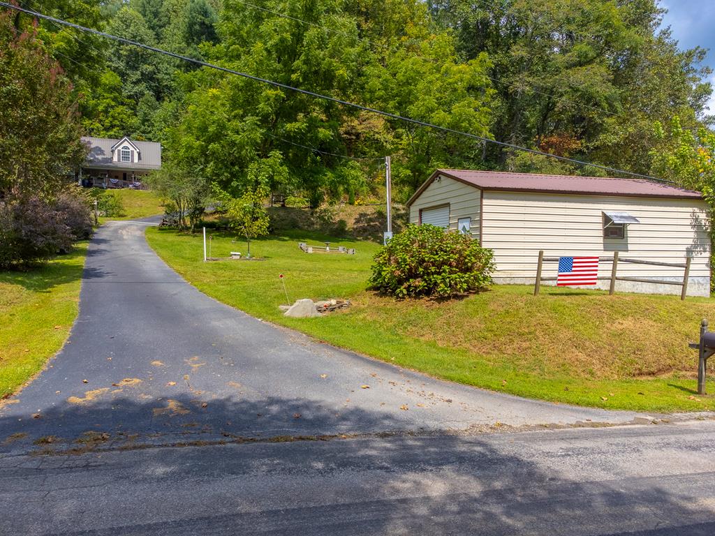 685 Peeks Creek Road