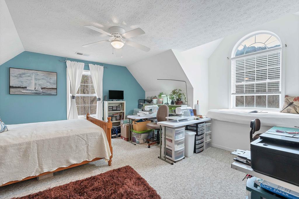 685 Peeks Creek Road