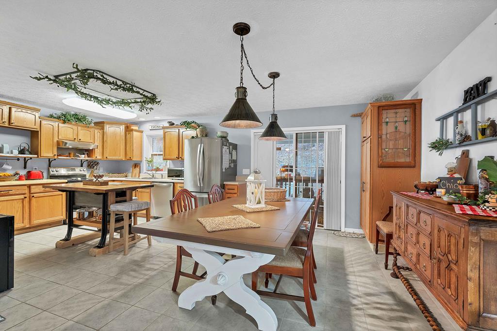 685 Peeks Creek Road