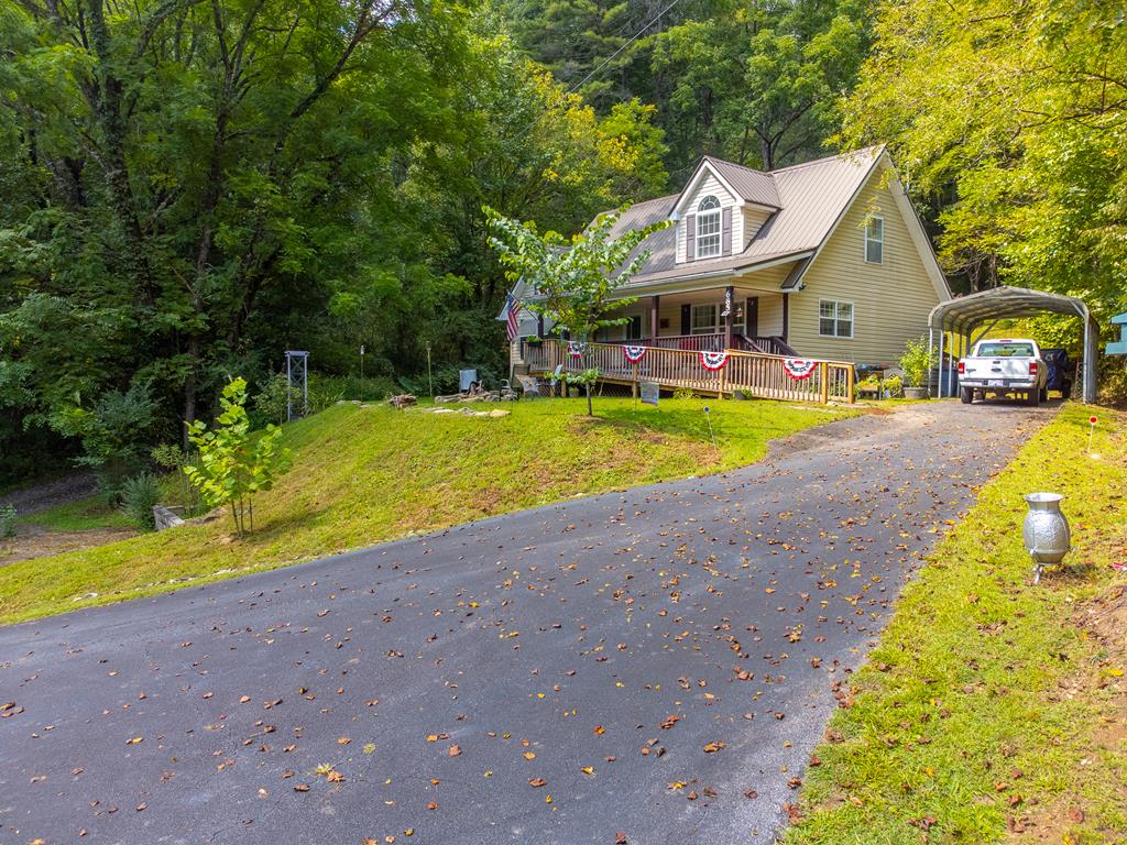 685 Peeks Creek Road