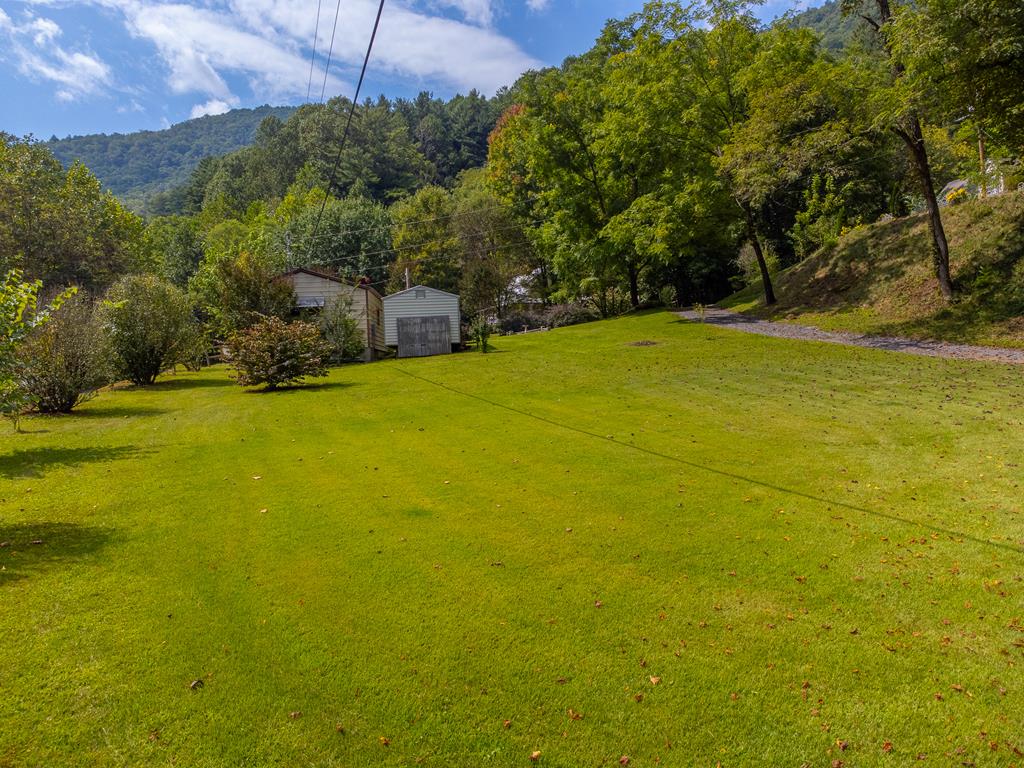 685 Peeks Creek Road