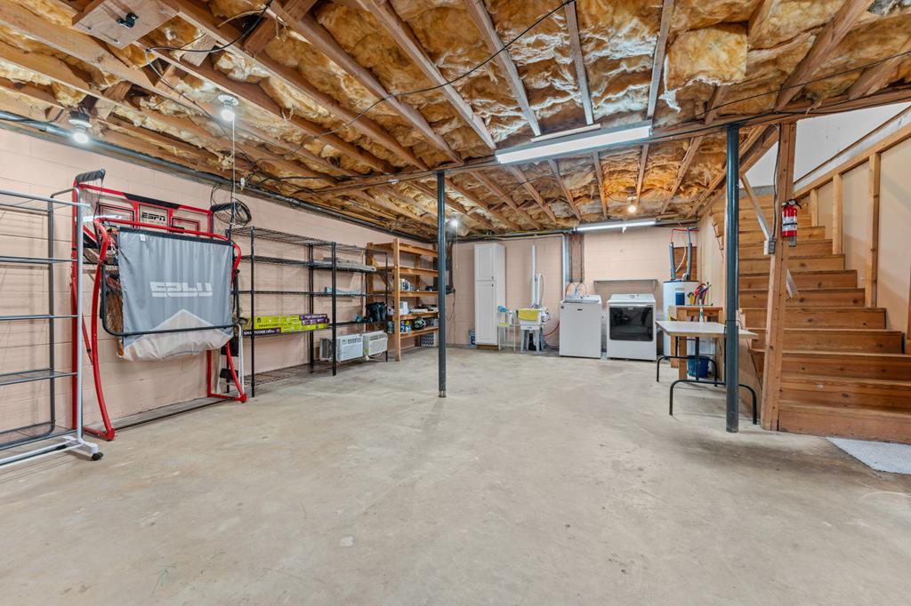 275 Crestview Heights