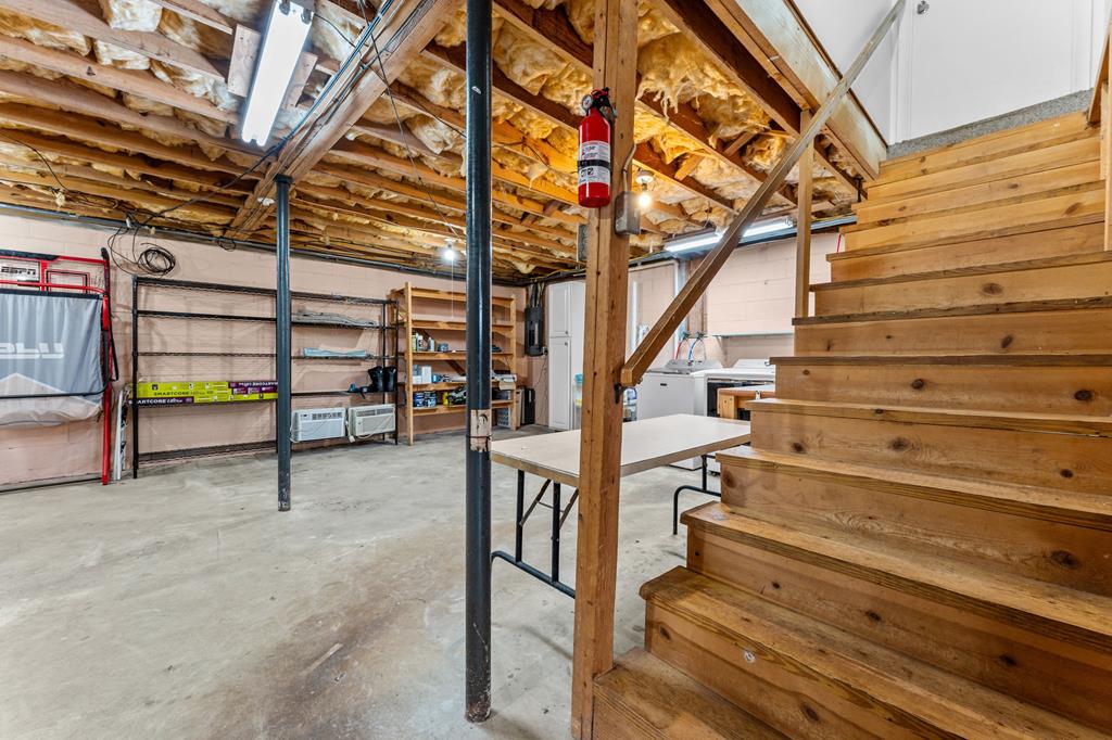 275 Crestview Heights