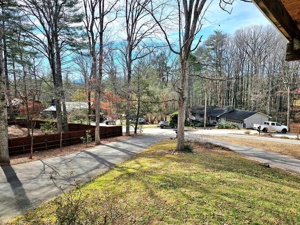 275 Crestview Heights