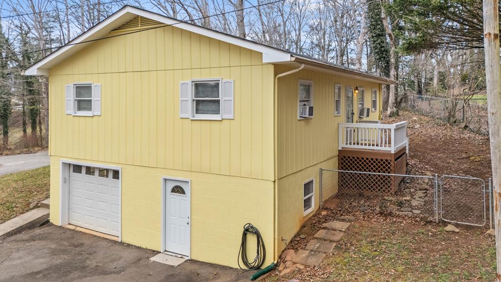 275 Crestview Heights