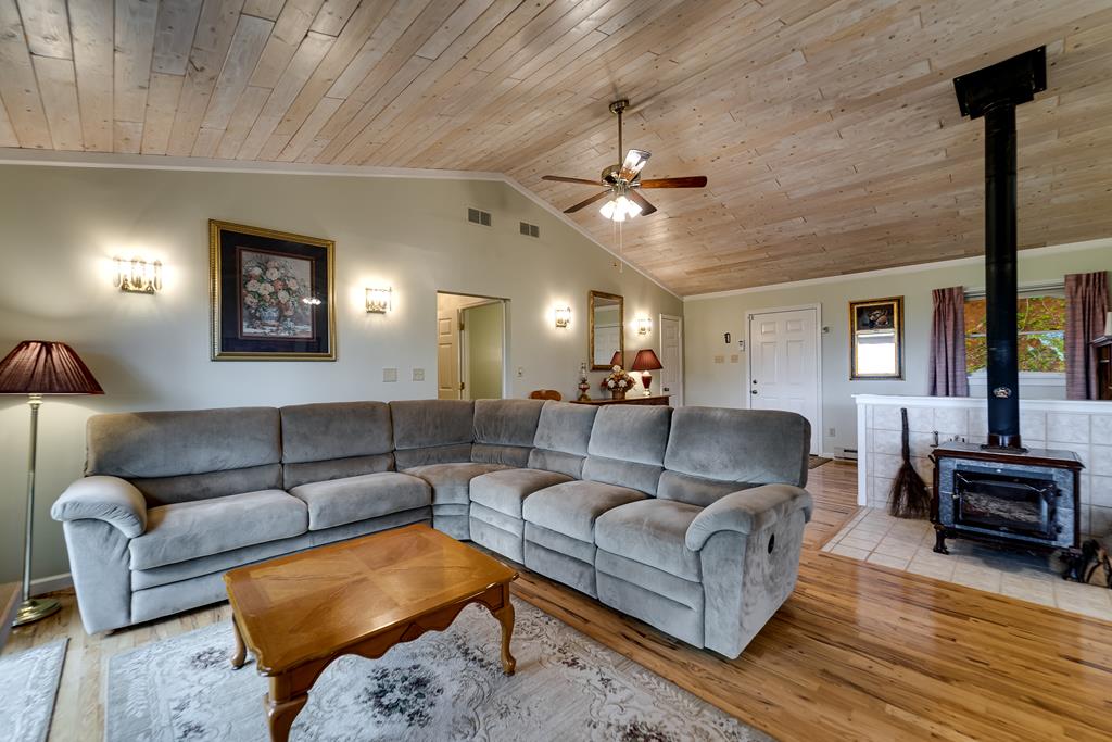 611 Garden Flats Road