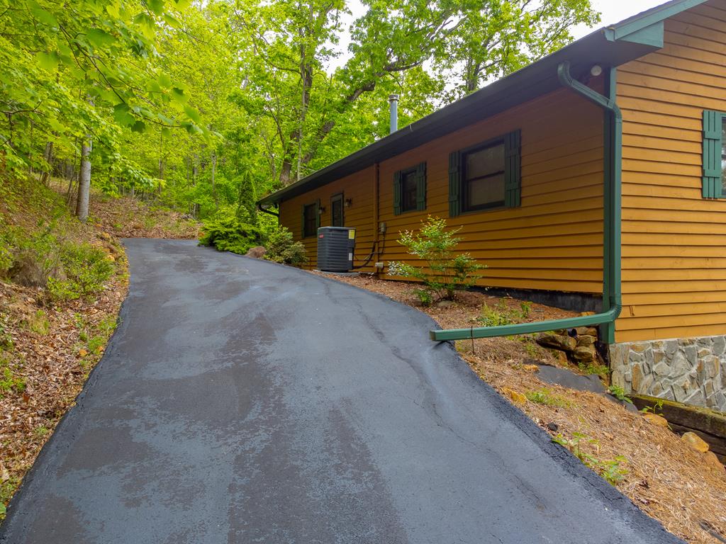 611 Garden Flats Road