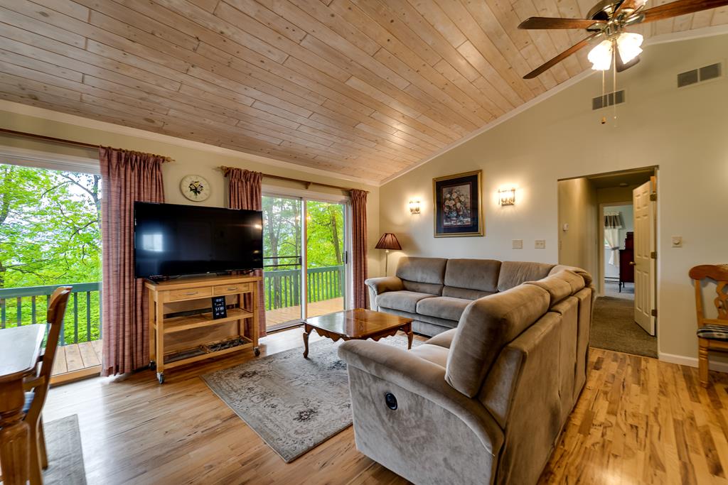 611 Garden Flats Road