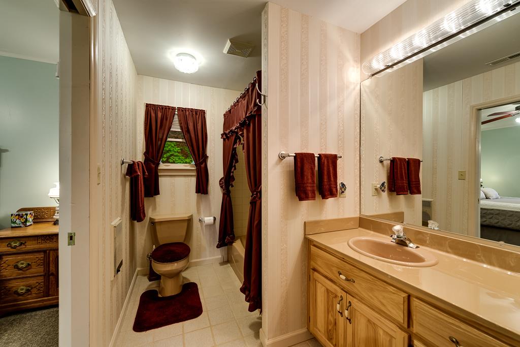 611 Garden Flats Road