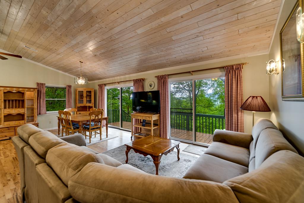 611 Garden Flats Road