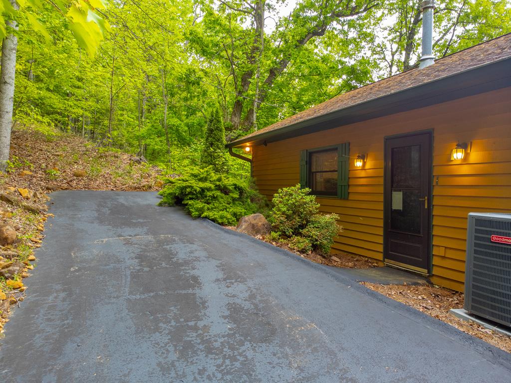 611 Garden Flats Road