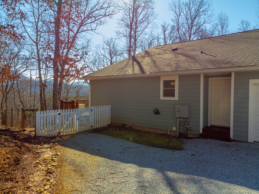 1043 HOLLY TERRACE RD