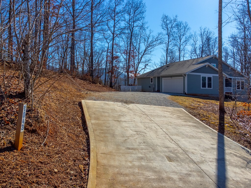 1043 HOLLY TERRACE RD