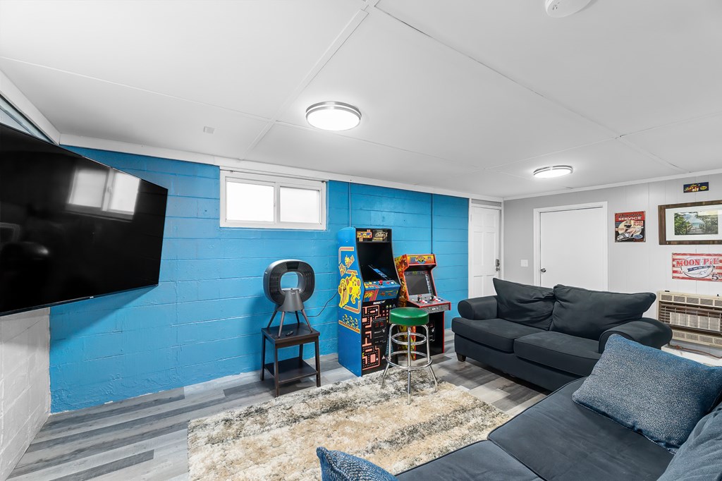 30 MAXIES CORNER