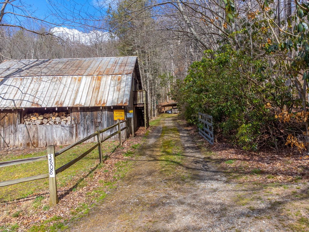 3808 Walnut Creek Rd