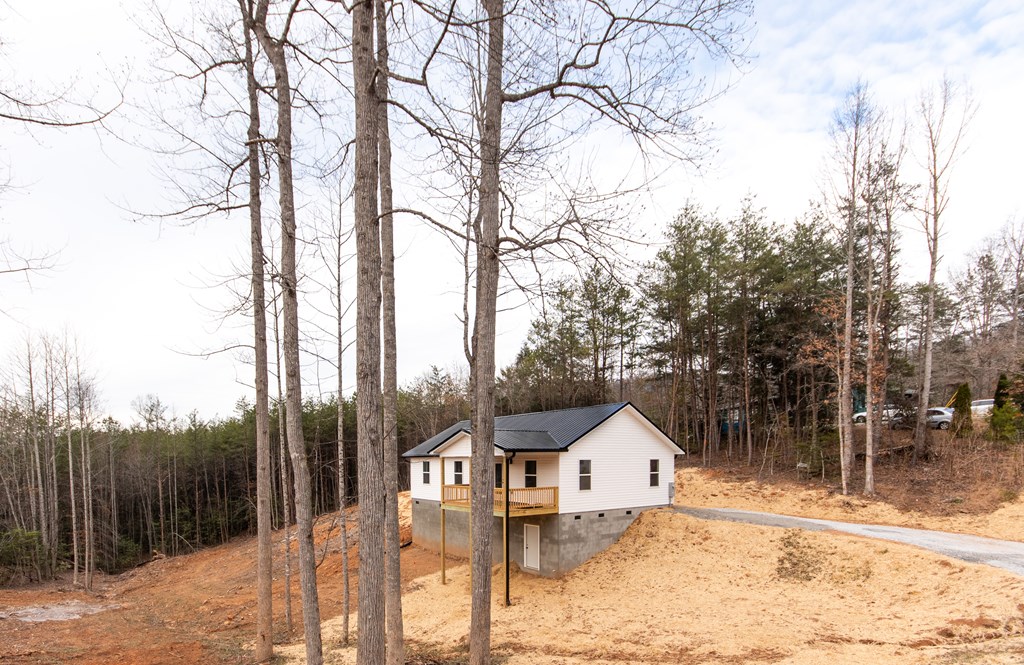 315 Pine Ridge Circle