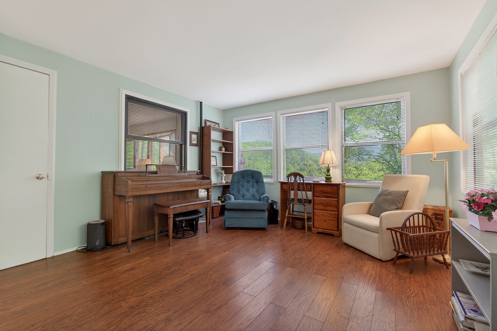 393 Echo High Rd
