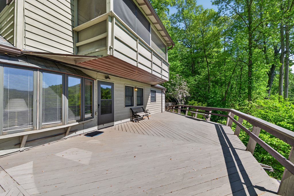 393 Echo High Rd