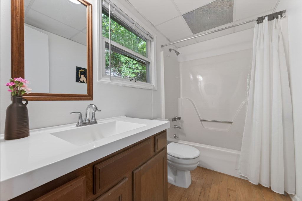 393 Echo High Rd