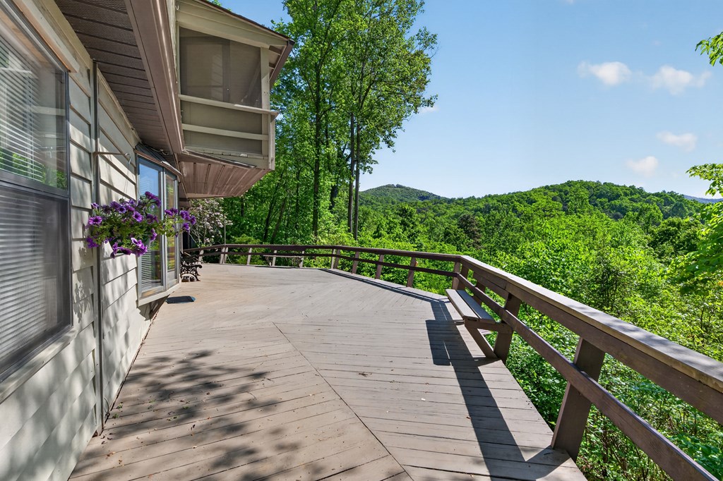 393 Echo High Rd