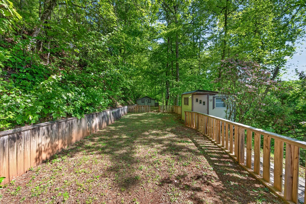 393 Echo High Rd