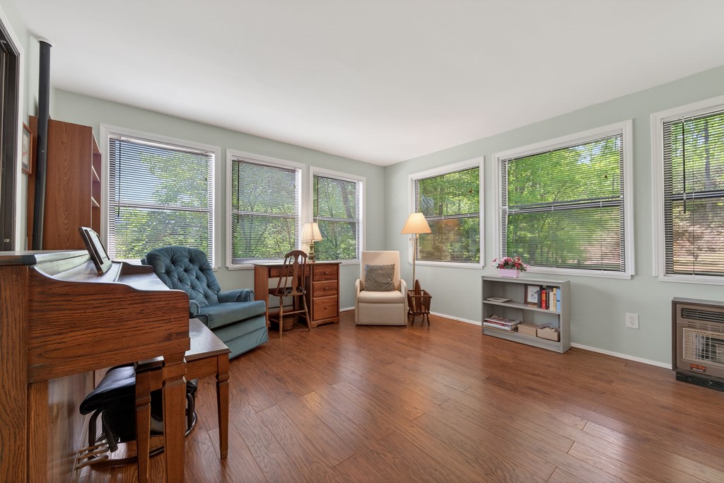 393 Echo High Rd