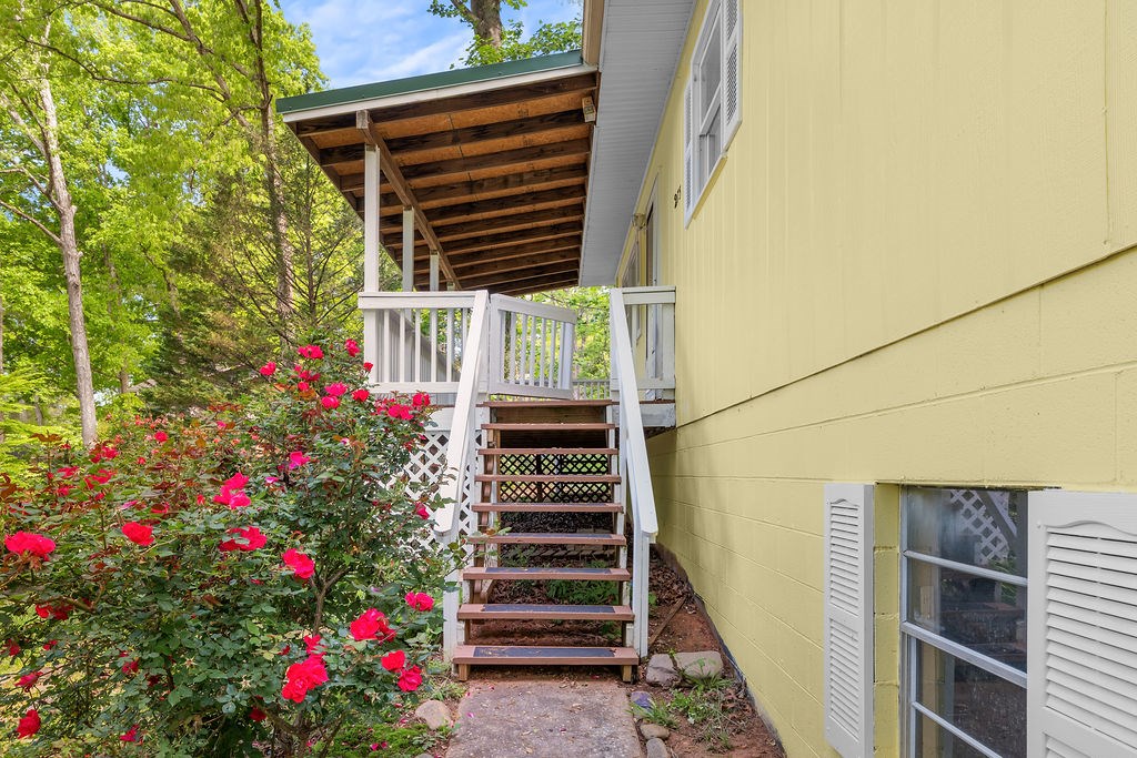 275 Crestview Heights