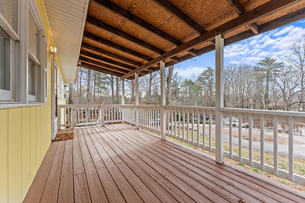 275 Crestview Heights