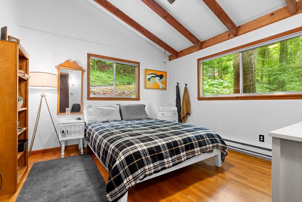 184 Pinecrest Lane