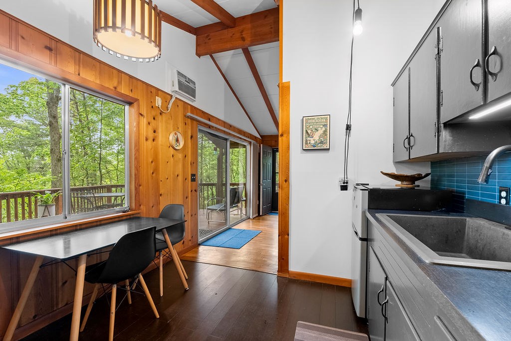 184 Pinecrest Lane