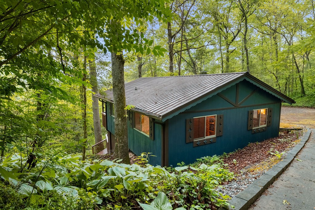 184 Pinecrest Lane