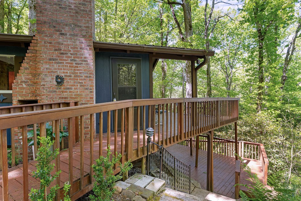 184 Pinecrest Lane