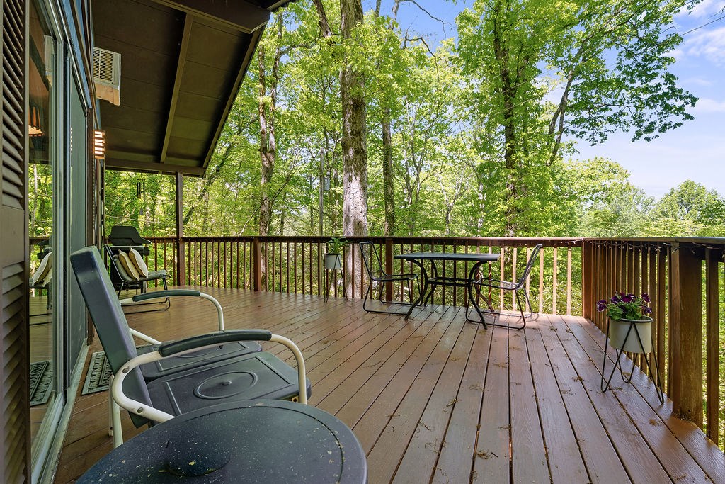 184 Pinecrest Lane