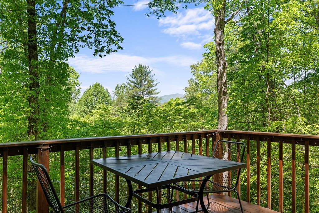 184 Pinecrest Lane